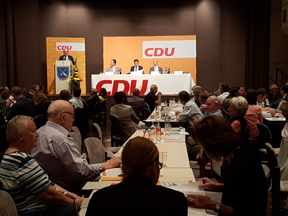 250 Mitglieder besuchten den CDU-Kreisparteitag in Linkenheim-Hochstetten